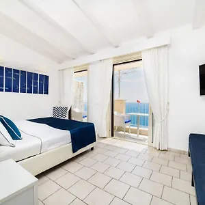 bb-al-pesce-doro.hotels-amalfi.com/